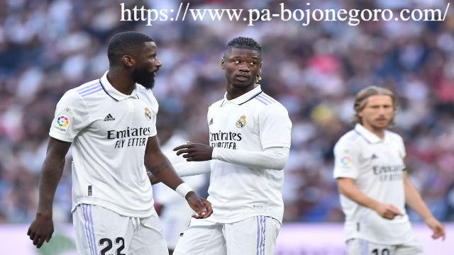Bek Real Madrid di Ujung